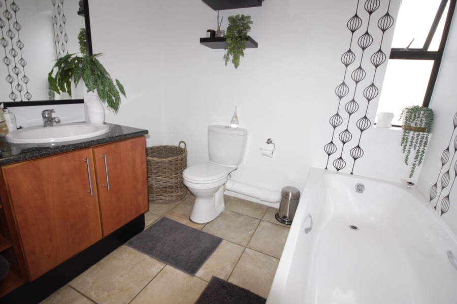 5 Bedroom Property for Sale in Humerail Eastern Cape